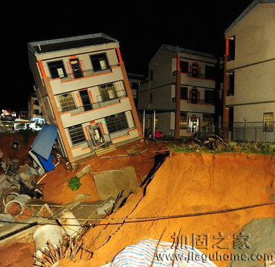 暴雨導(dǎo)致地基下陷房屋垮塌需要做地基加固