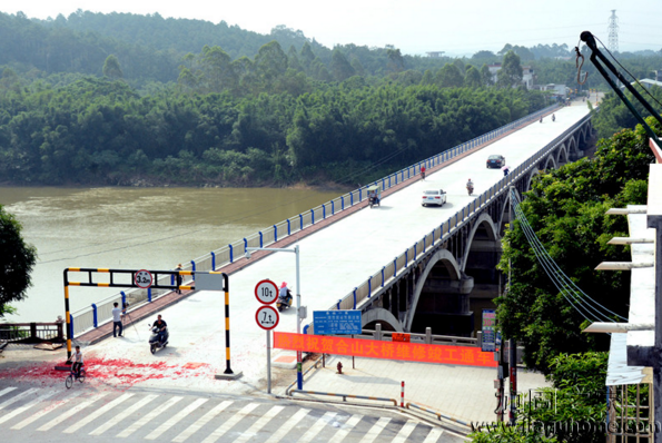 陽東區(qū)合山大橋加固修復(fù)工程完畢，已正式通車